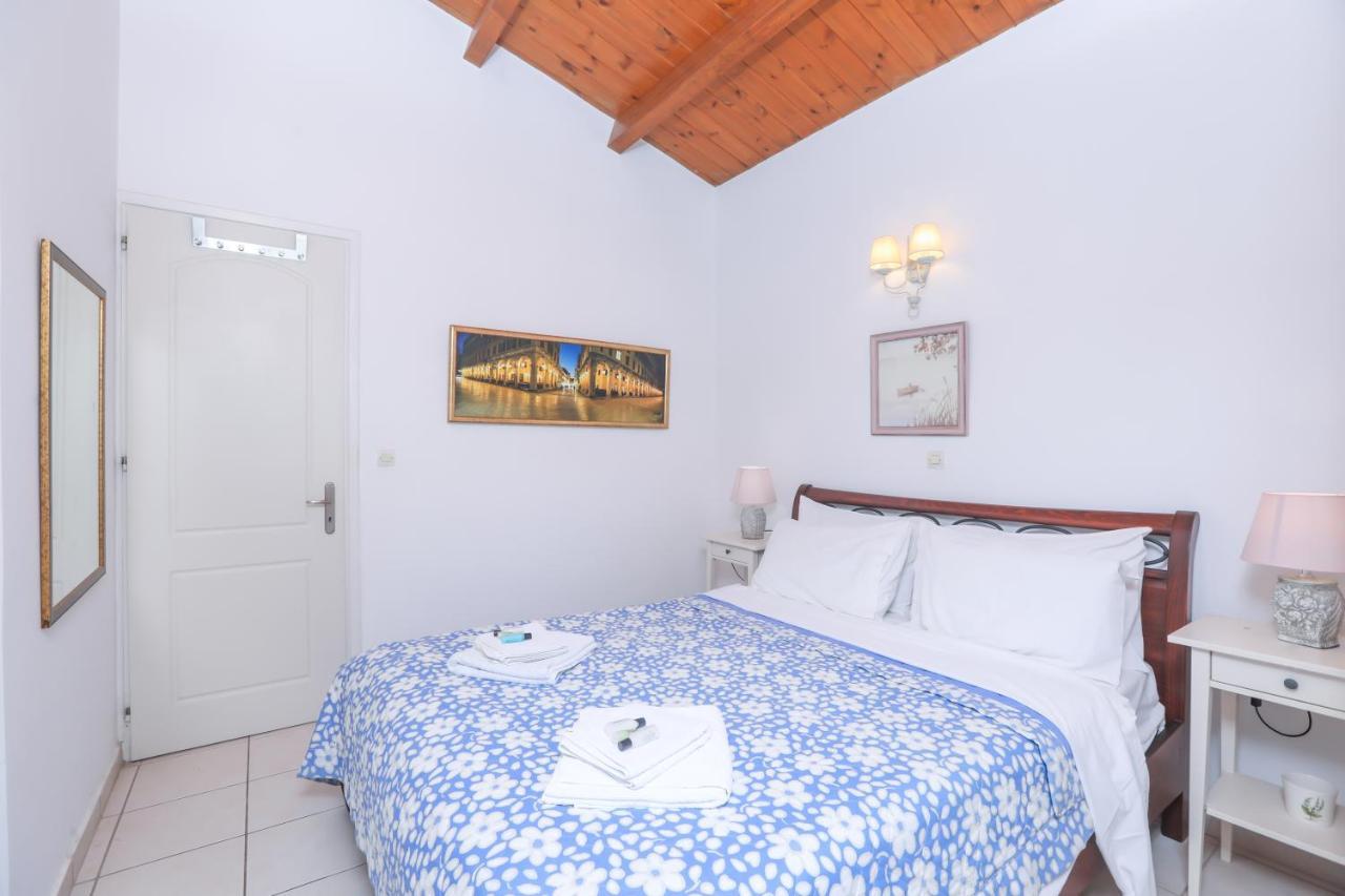 Suzanne'S Apartment Glyfada Menigos Resort エクステリア 写真